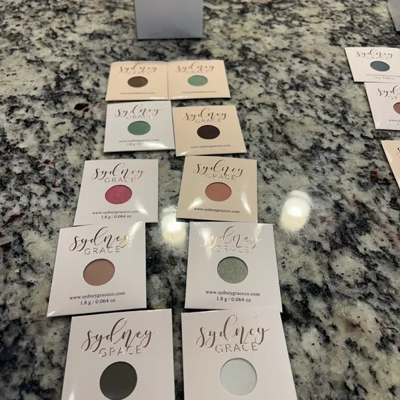 Sydney Grace  in Mel’s Memory eyeshadow collection - Picture 7 of 9